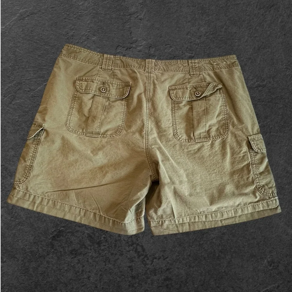 Cabelas Cargo Shorts Womens 18 Olive Green Utility Outdoor Hiking EUC